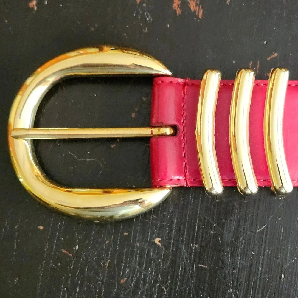 Liz Claiborne Belt Womens Medium Red Gold Buckle Genuine Bonded Leather Vintage